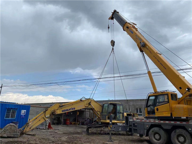 梁平区25吨吊车的工作半径是多少？