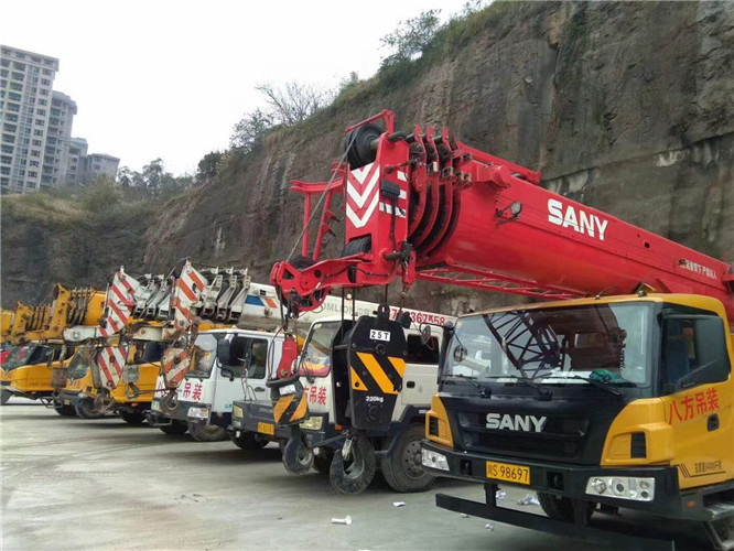 梁平区吊车出租按什么计费？台班费、单次费、里程费怎么算？