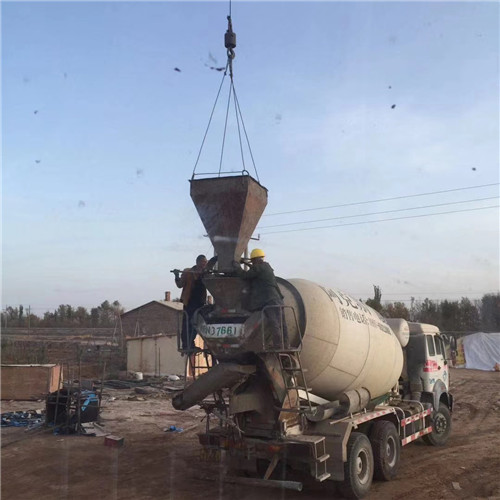 梁平区“精准瞄准”—— 吊车的 “定位导航” 技术