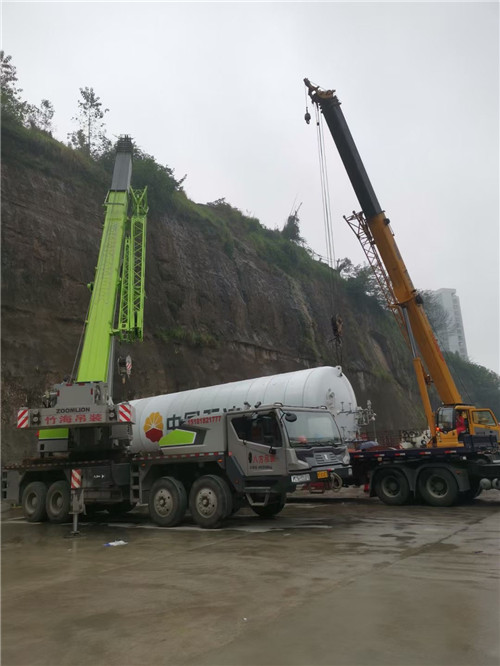 梁平区“不怕风雨冻”—— 吊车的 “恶劣环境适应” 技术